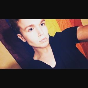 Meet your Posher, Joshua